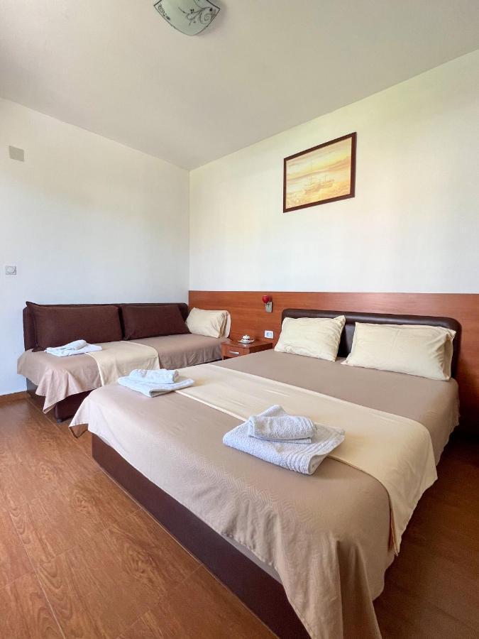 Apartments Fat E Jet - Pool & Breakfast Ülgün Dış mekan fotoğraf