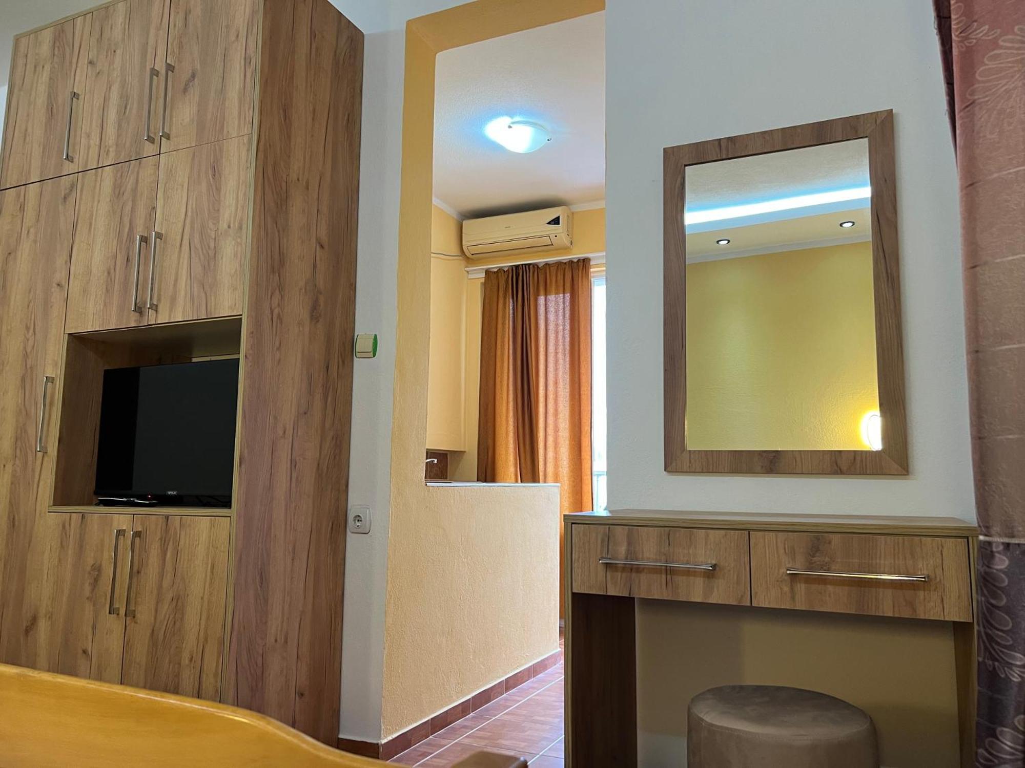 Apartments Fat E Jet - Pool & Breakfast Ülgün Dış mekan fotoğraf