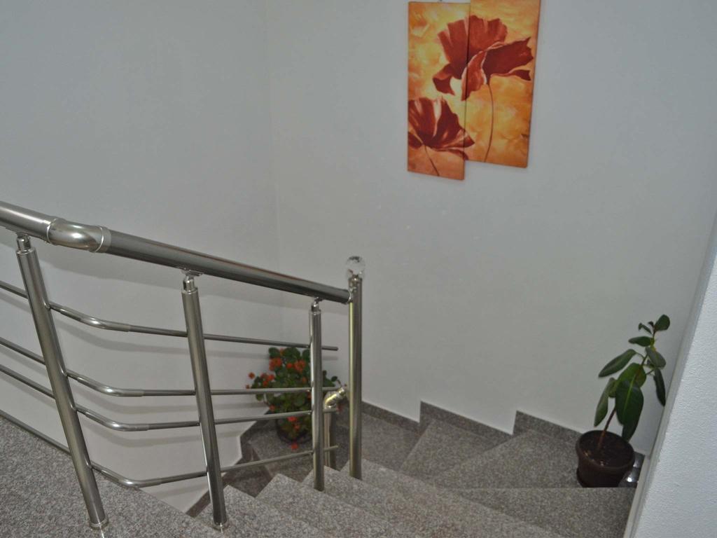 Apartments Fat E Jet - Pool & Breakfast Ülgün Dış mekan fotoğraf