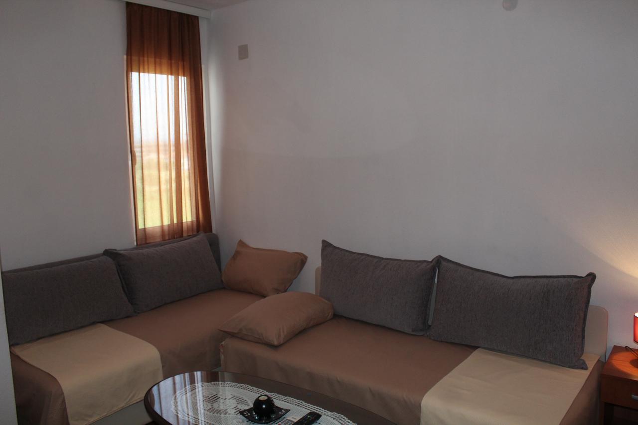 Apartments Fat E Jet - Pool & Breakfast Ülgün Dış mekan fotoğraf
