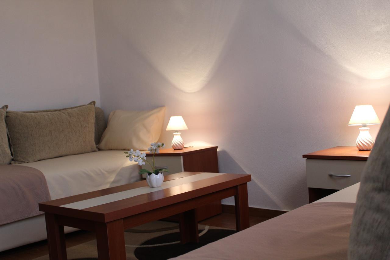 Apartments Fat E Jet - Pool & Breakfast Ülgün Dış mekan fotoğraf