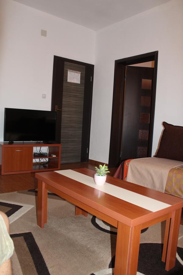 Apartments Fat E Jet - Pool & Breakfast Ülgün Dış mekan fotoğraf