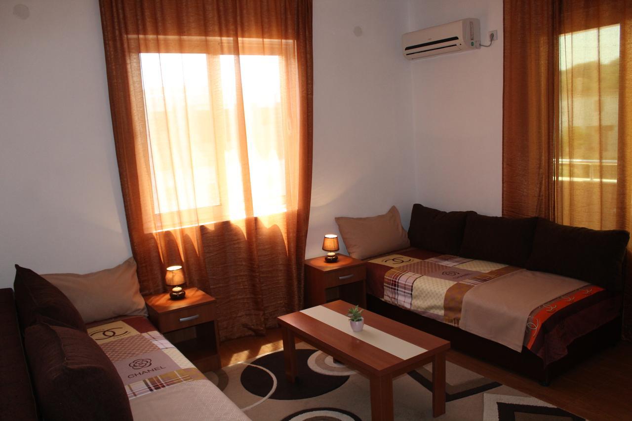Apartments Fat E Jet - Pool & Breakfast Ülgün Dış mekan fotoğraf