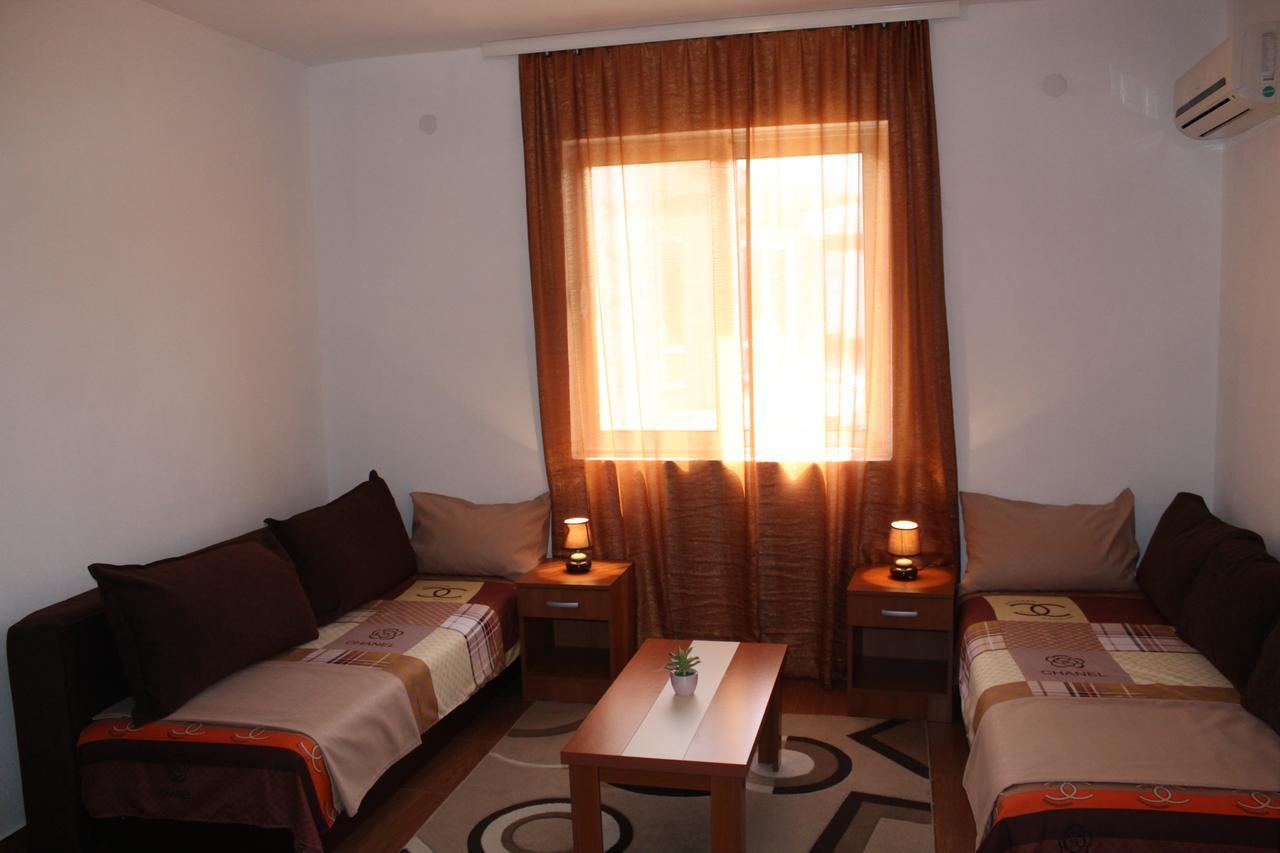 Apartments Fat E Jet - Pool & Breakfast Ülgün Dış mekan fotoğraf